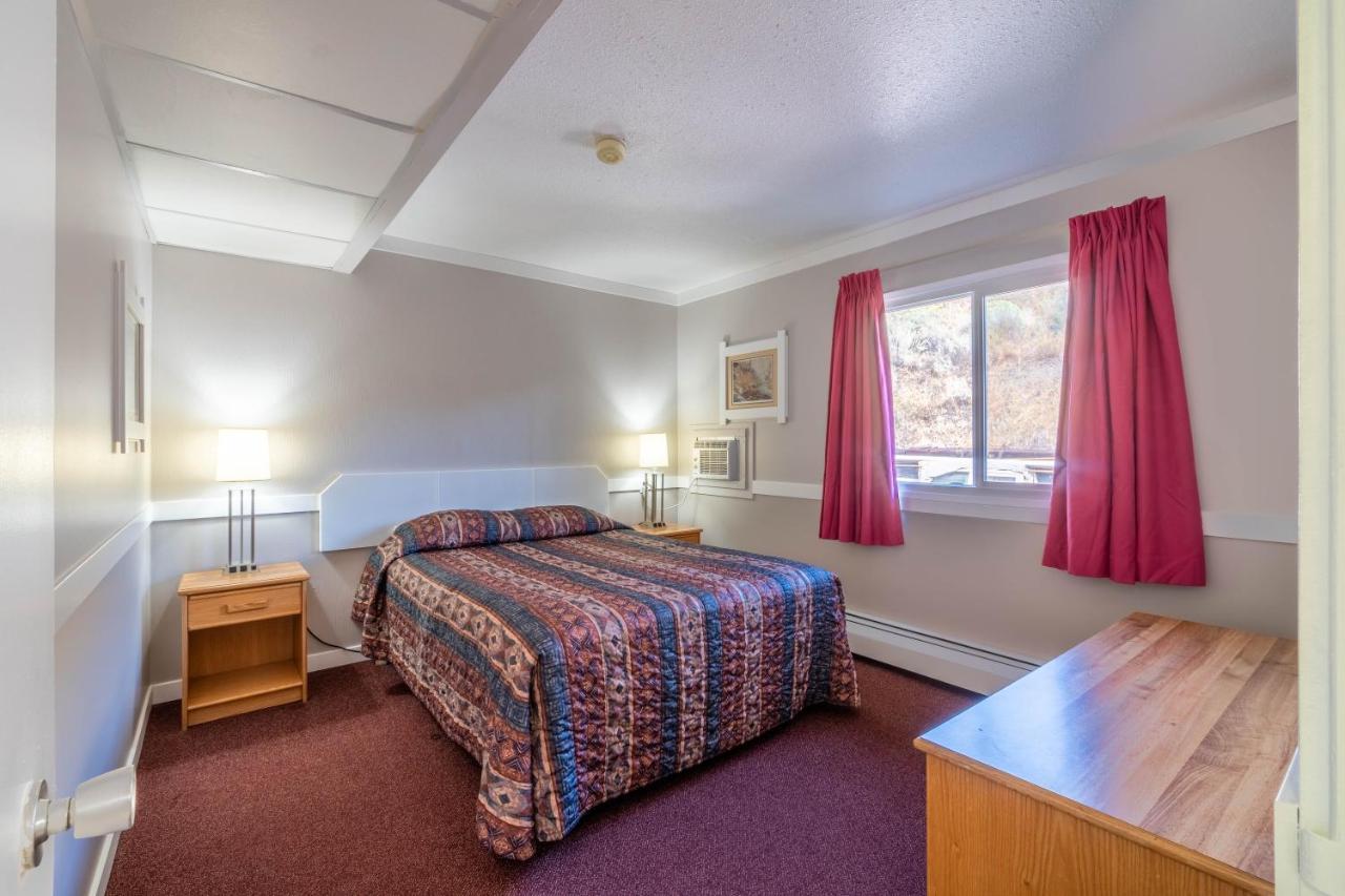 Canada'S Best Value Desert Inn & Suites Cache Creek Exterior foto