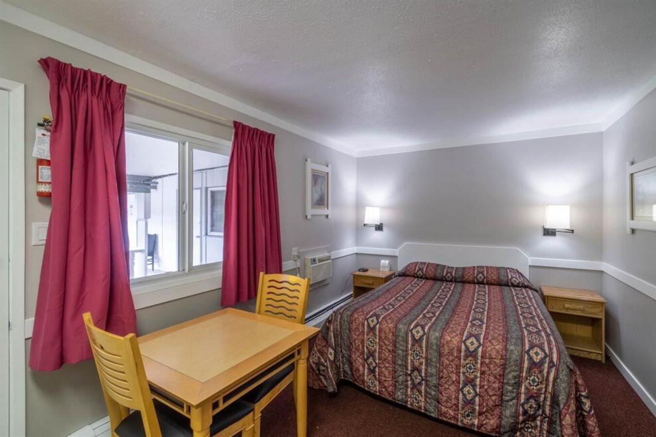 Canada'S Best Value Desert Inn & Suites Cache Creek Exterior foto