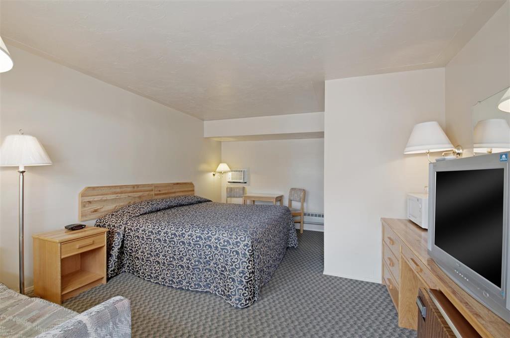 Canada'S Best Value Desert Inn & Suites Cache Creek Zimmer foto