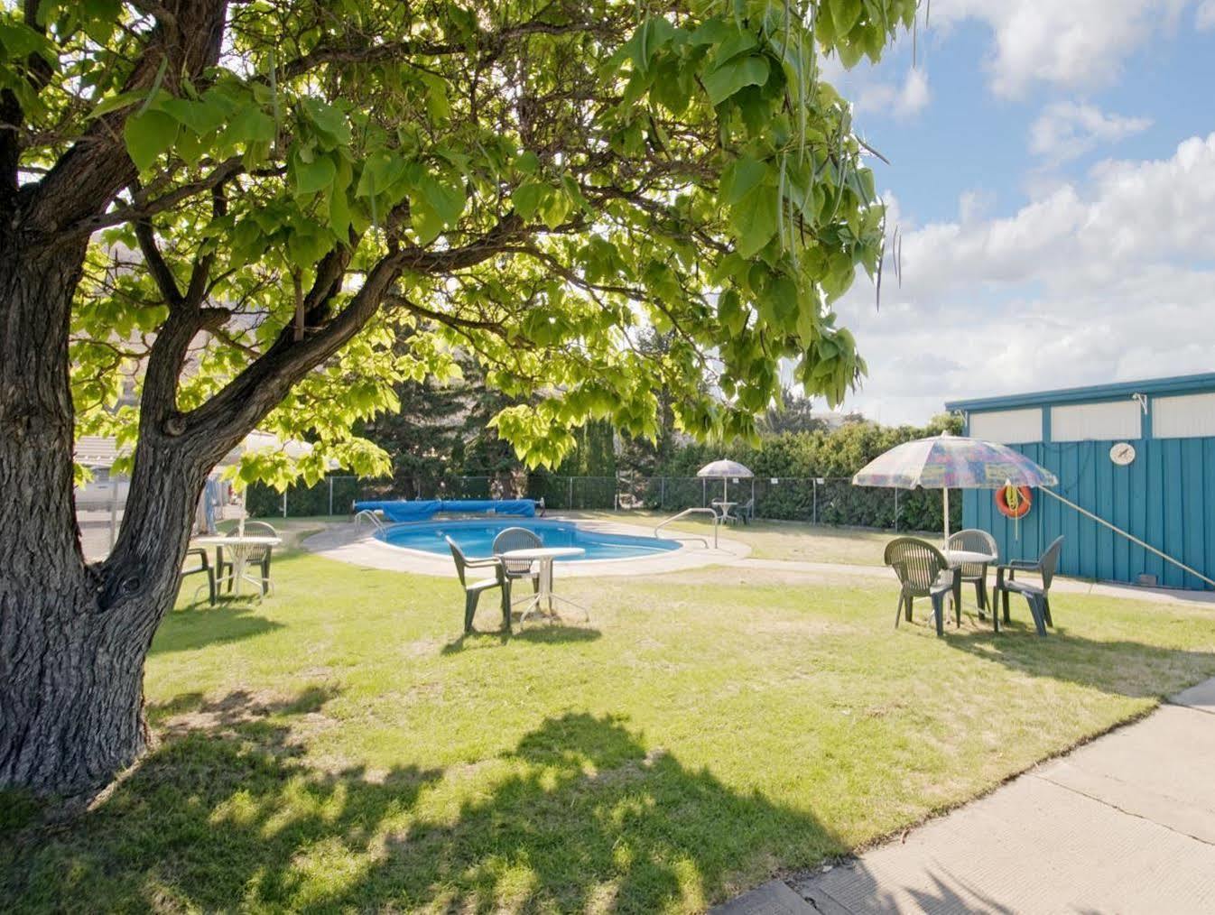 Canada'S Best Value Desert Inn & Suites Cache Creek Exterior foto