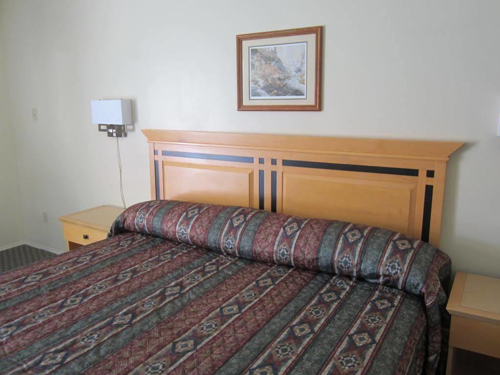 Canada'S Best Value Desert Inn & Suites Cache Creek Exterior foto