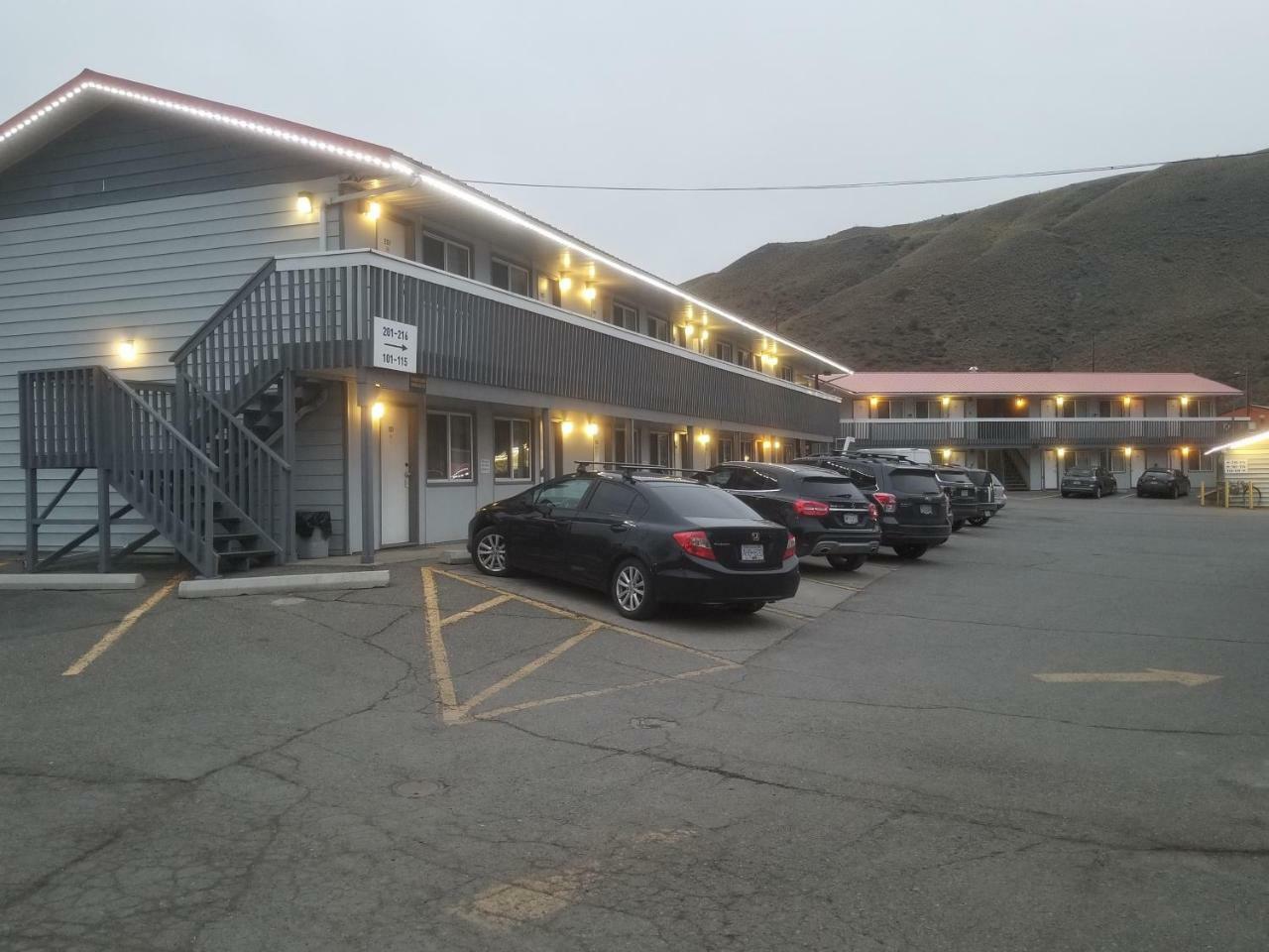 Canada'S Best Value Desert Inn & Suites Cache Creek Exterior foto